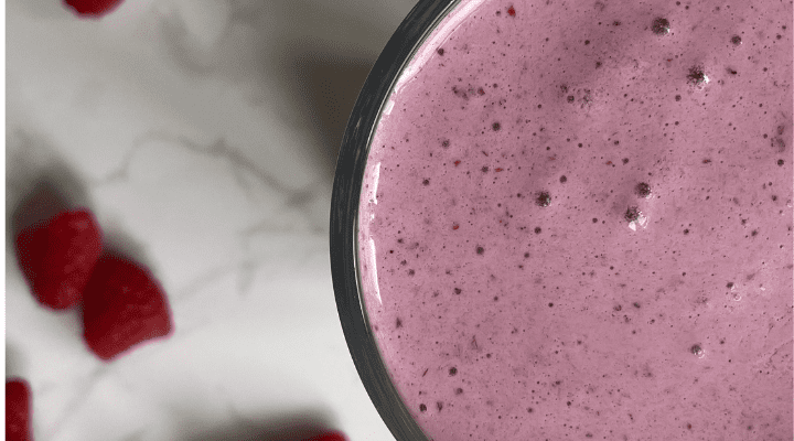 berry protein smoothie